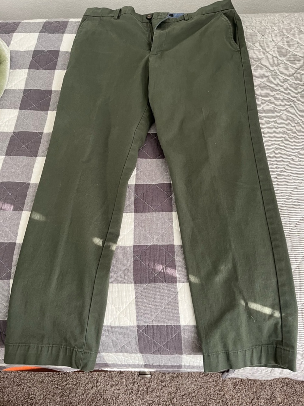 Banana Republic Olive Green Chino Pants like new